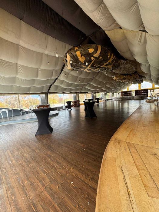 Vand Cort Evenimente Complet Utilat