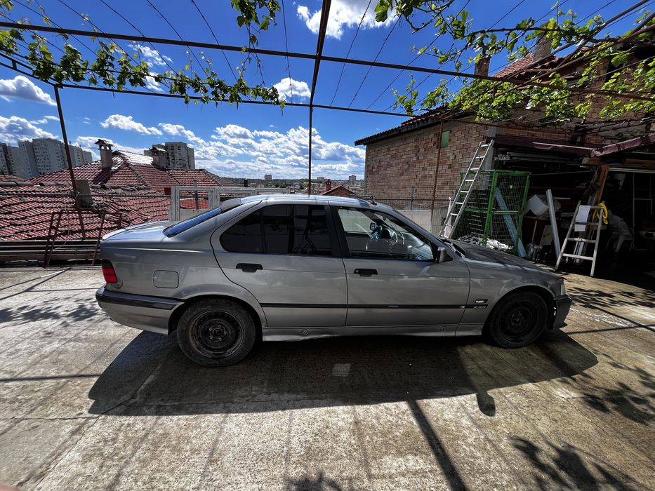 BMW E36 1.8i 115к.с.