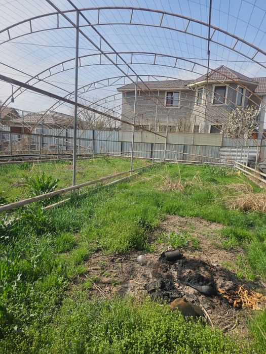 Продаю две теплицы