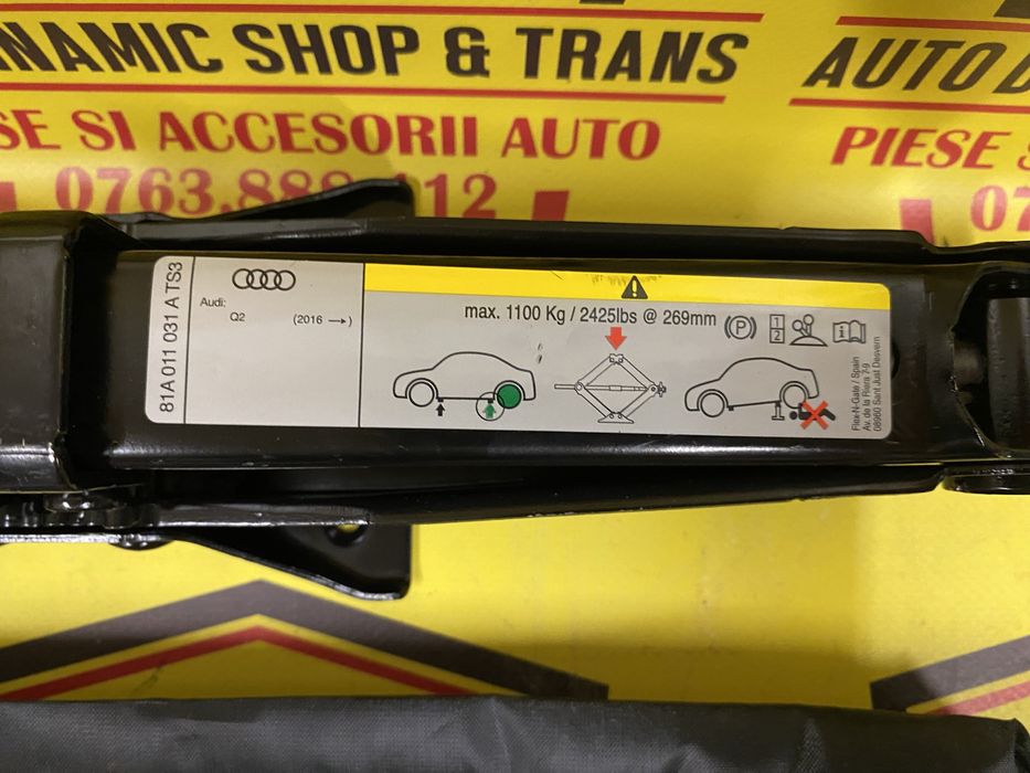 Cric auto OEM kit original Audi Q2 cu coarba manivela husa