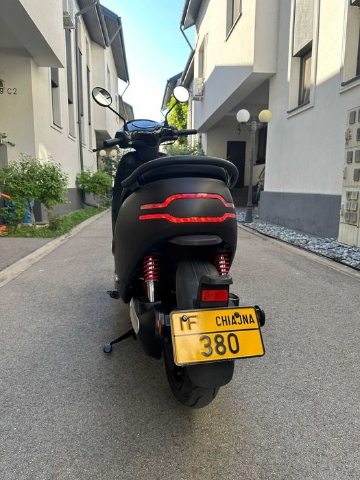 Scurer electric Horwin EK1