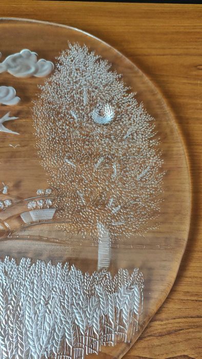 Голямо кръгло плато от кристално стъкло