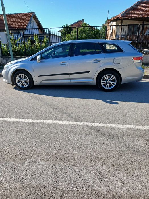 Автомобил Тойота