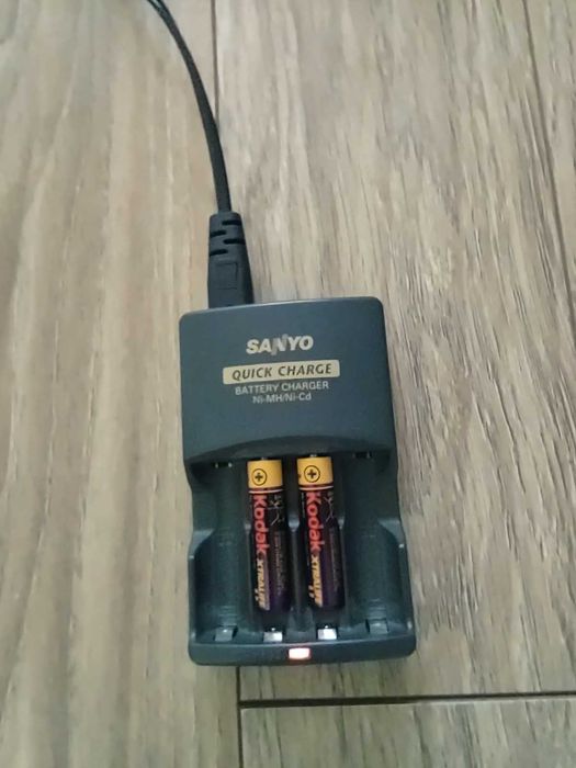 Зарядно за батерии Sanyo