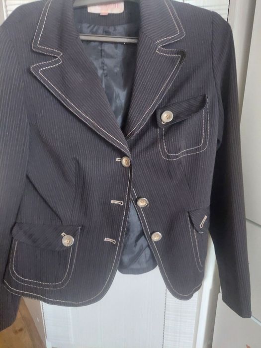 женский пиджаки,средней длины