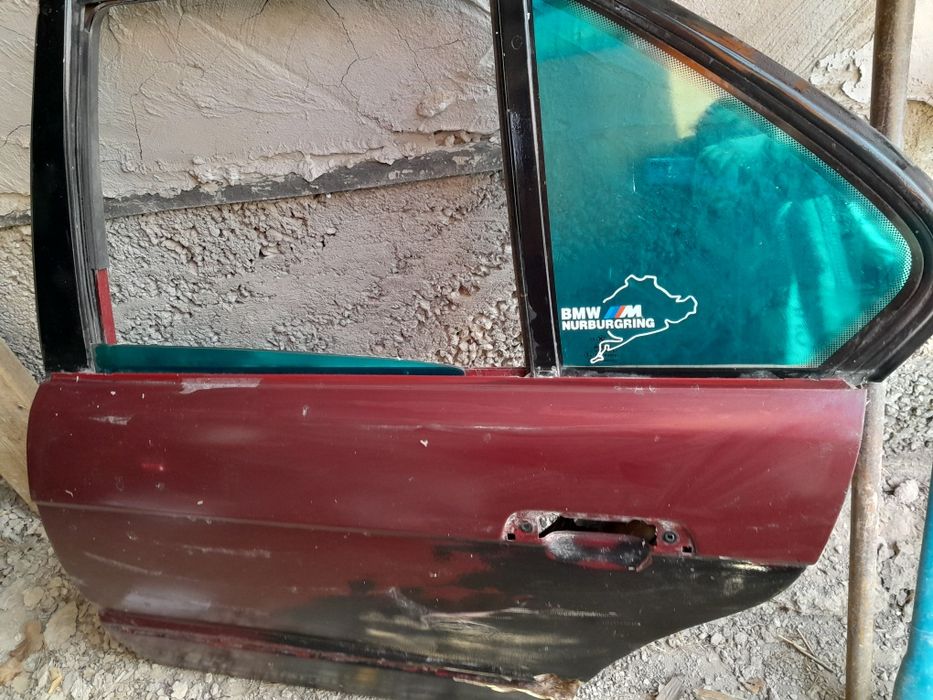 Дверь и крыло на БМВ 34