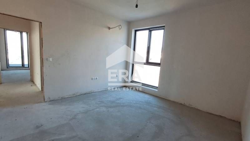 Продава се Тристаен апартамент в Варна, Левски - 110 кв.м за 2273 €/кв.м - Снимка #6