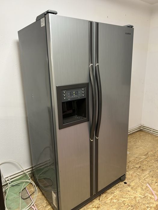 Frigider side-by-side Samsung