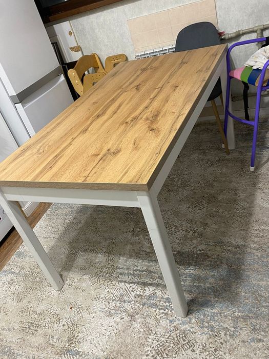 Стол кухонный белый