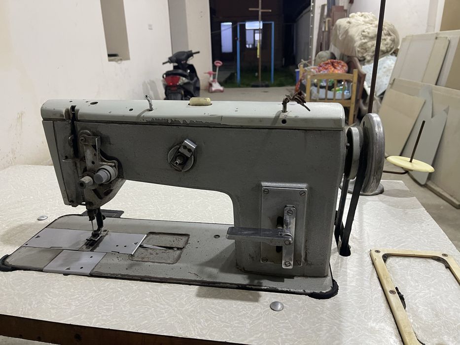 Срочно пр. 2 шт. Швенная машина  1. Распошивалка.2. Шевенная машина