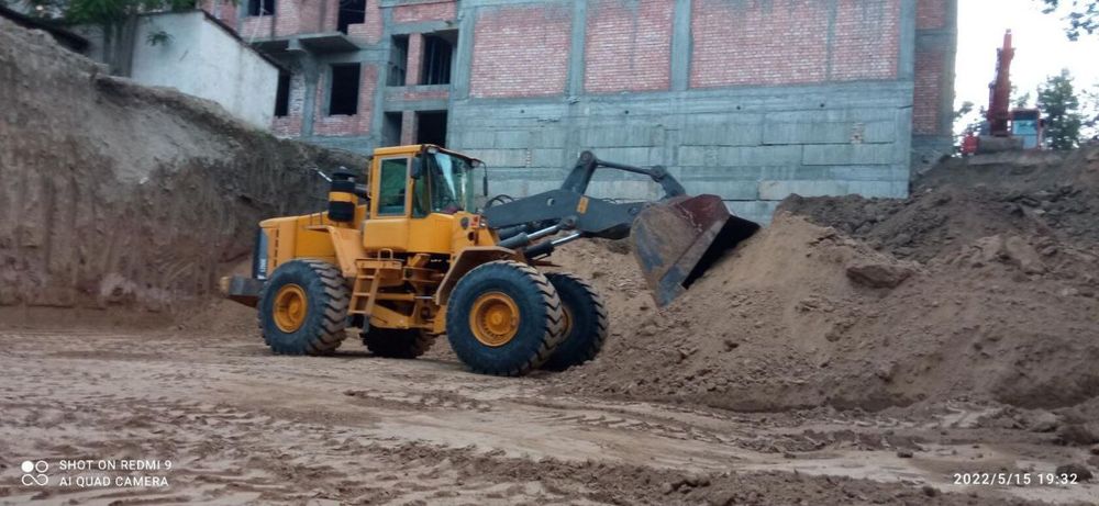 Погрузчик Волво 2003йил 5 куба