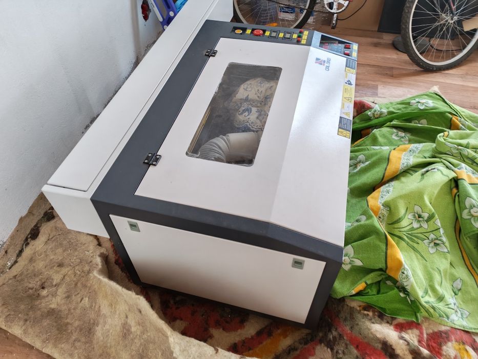 Лазерный гравировальный станок калидад