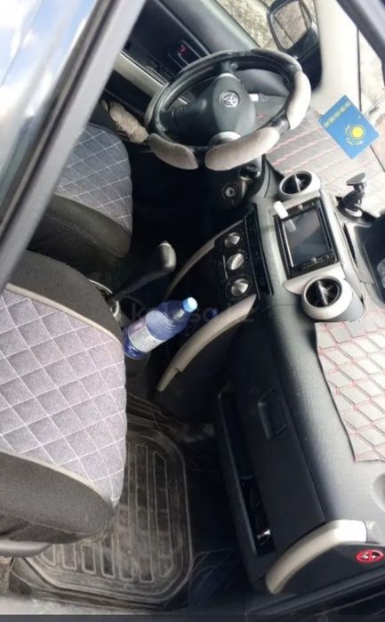 Toyota IST, 2005 г.