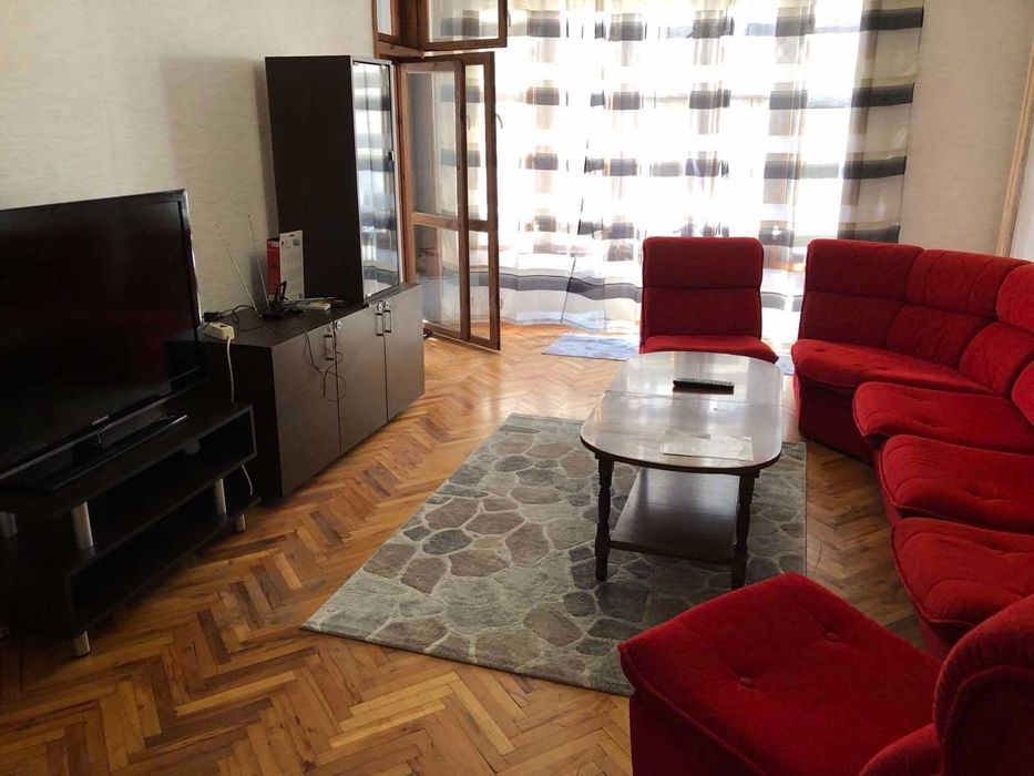 Дава се под наем Тристаен апартамент в Бургас, Център - 100 кв.м за 450 € - Снимка #4