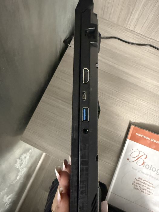 Laptop MSI-Katana 17