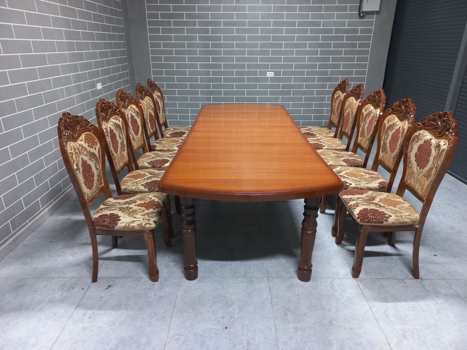 Стол и стулья б/у