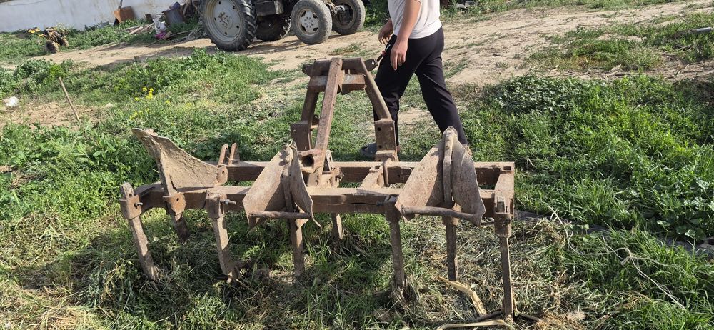 ЛТЗ 60 ав 10 сотилади.