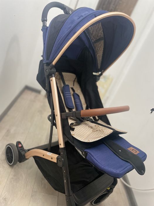 Продам прогулочную коляску