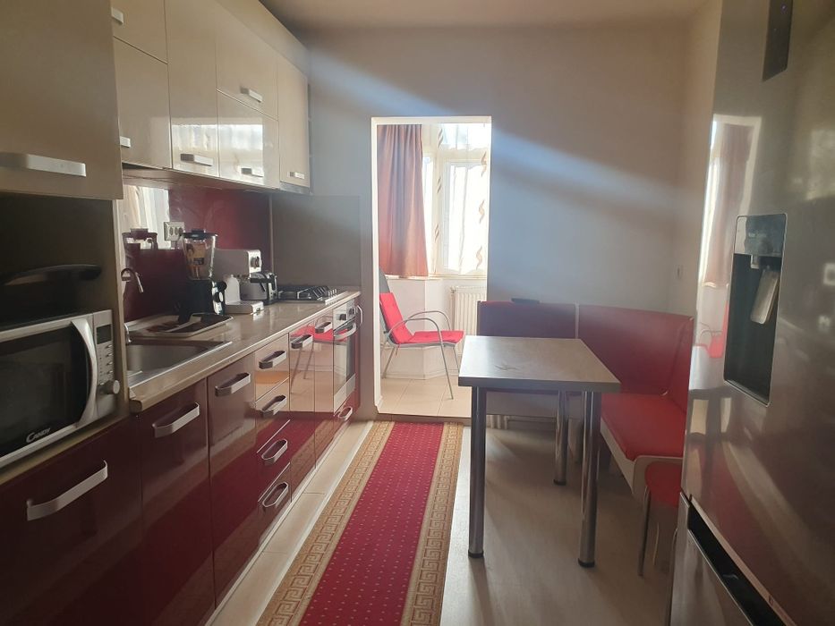 Închiriez apartament centru decomandat et  1