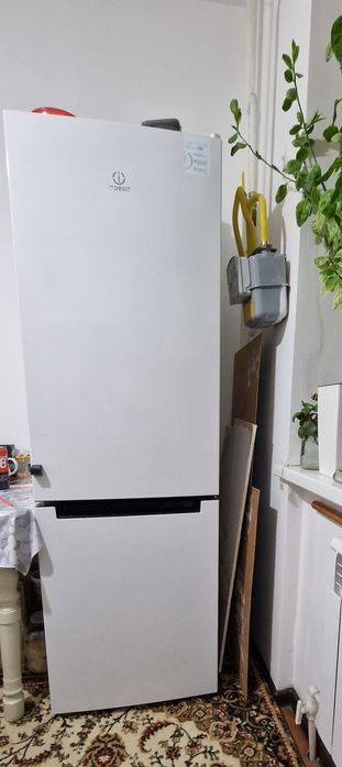 Холодильник INDESIT DS 4180 W б/у