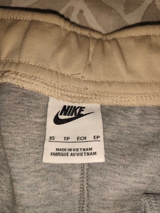Долнище Nike tech fleece (размер ХS)