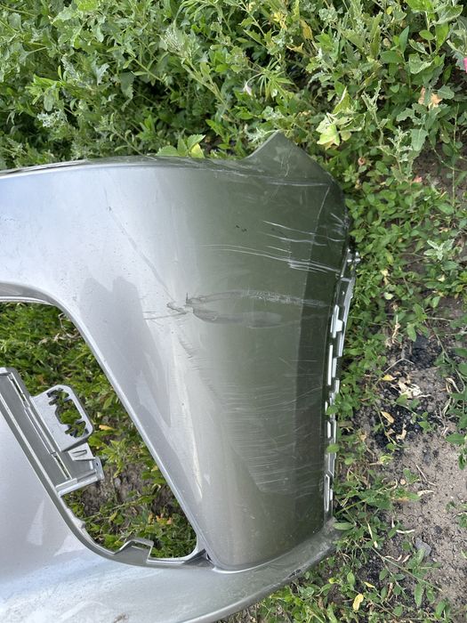 Передний бампер Lexus