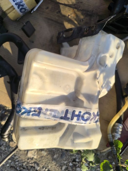 Казанче течност чистачки Bmw e60 e61 530d 231кс m57 м57