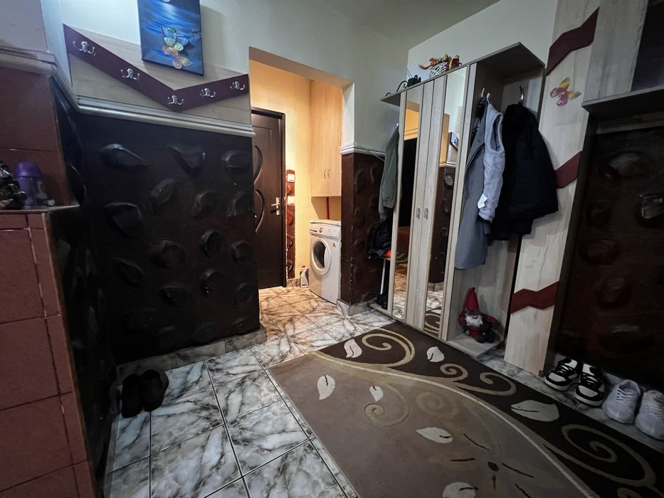 Apartament 2 camere etajul 1 decomandat Micalaca 700