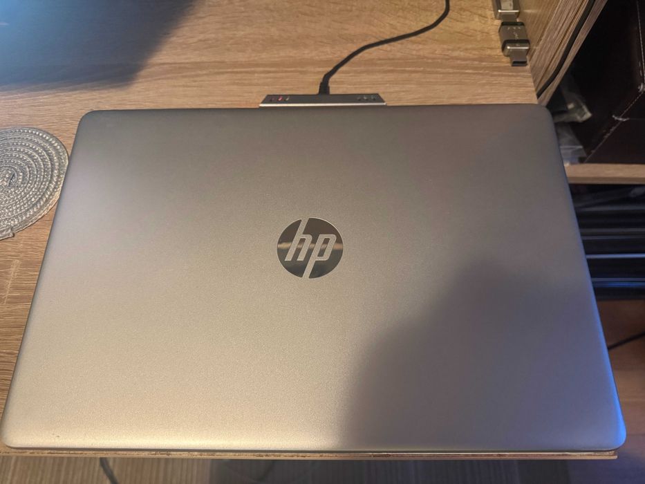 Laptop HP 15s, i5 gen. 11, 16 gb DDR 4, 256 GB SSD.