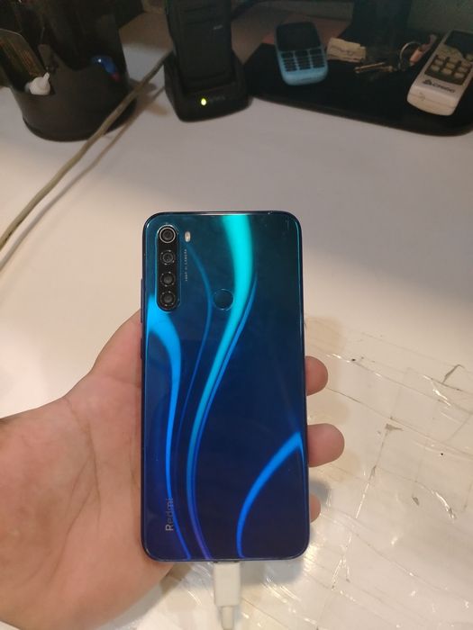 Продам телефон Redmi note 8 состояние идеальное