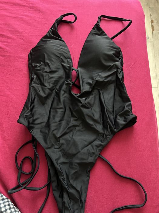 Чисто нови дамски бански