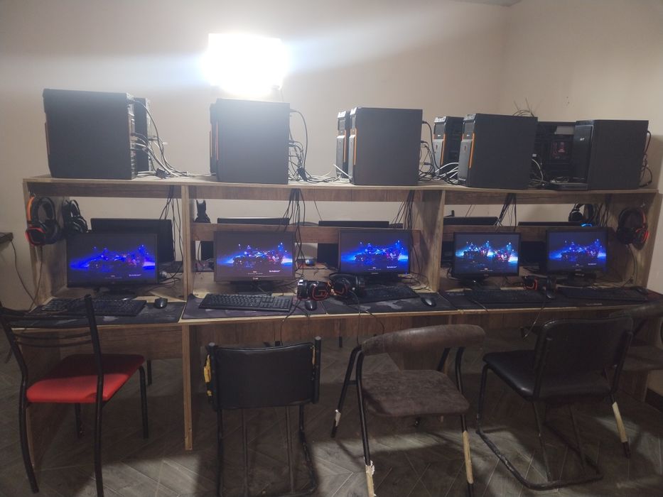 Kompьyuter sotildi 10 dona