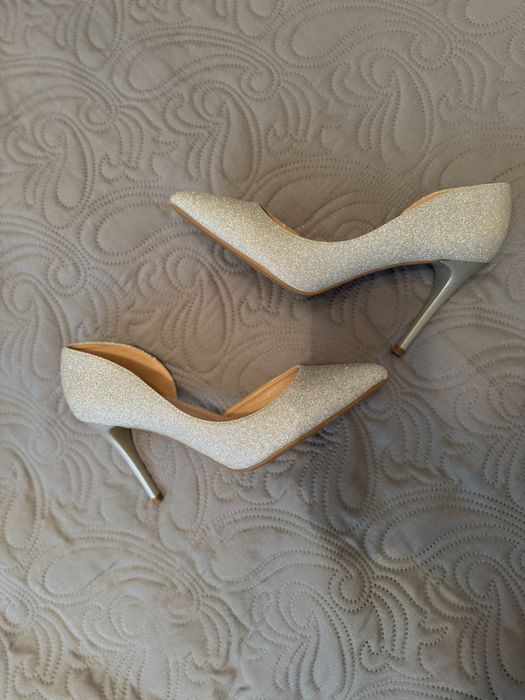 Pantofi argintii în stare buna!