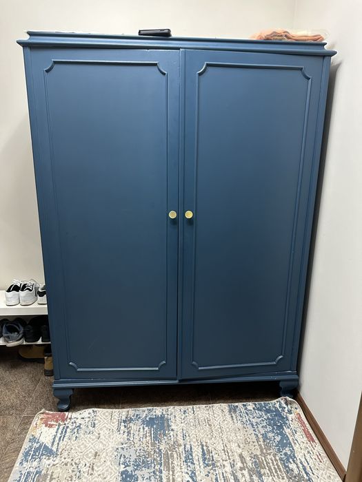 Продам шкаф отрестоврирован 75000