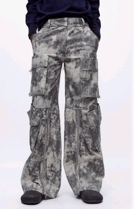 Cargo панталони Zara