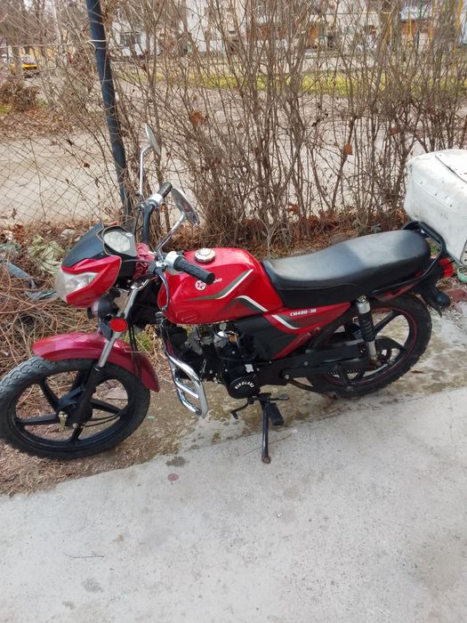 Продаётся альфа мотацикл. 17 тыщ км , 125 кубов , тип спорт -турист