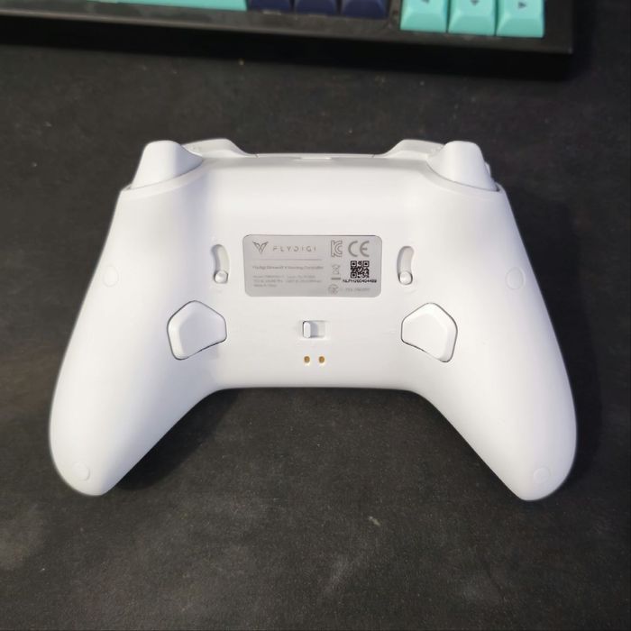 Игровой геймпад/ контроллер Flydigi Direwolf 4