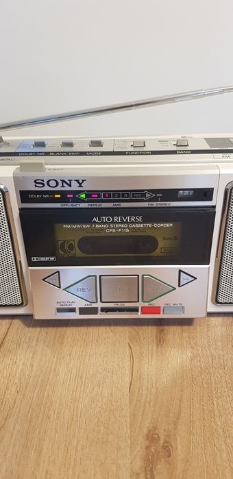 Radio casetofon Sony CFS-F11S Autoreverse Sofisticat  Made in Japan