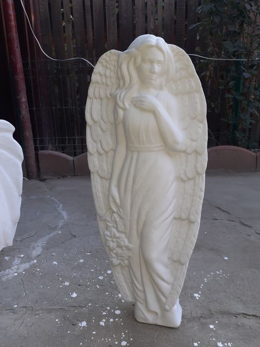 Statuete de vanzare
