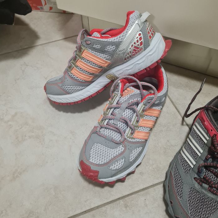 Маратонки различни марки и модели