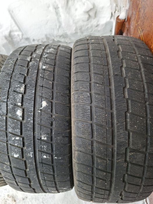 Продам шины 235/45/18