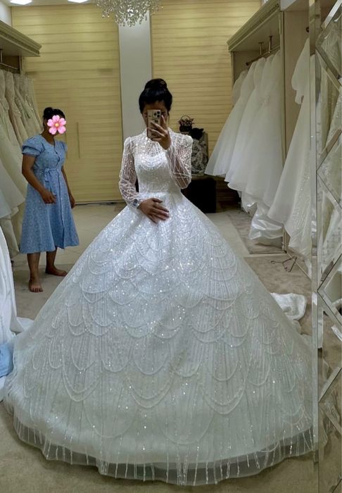 Свадебная платье со шлейфом