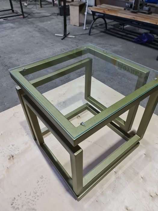 Продам журнальный столик