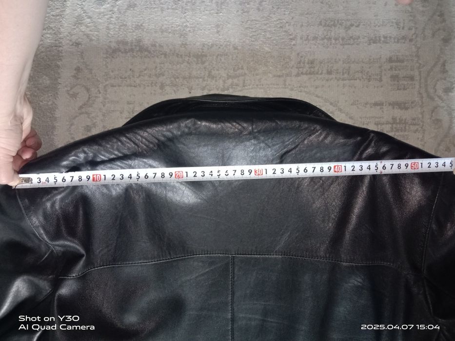 Кожаная куртка весна/осень.