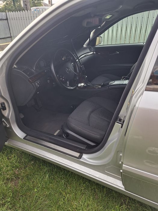 Vând Mercedes E-class w211