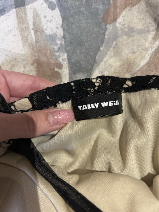 Официална дантелена рокля