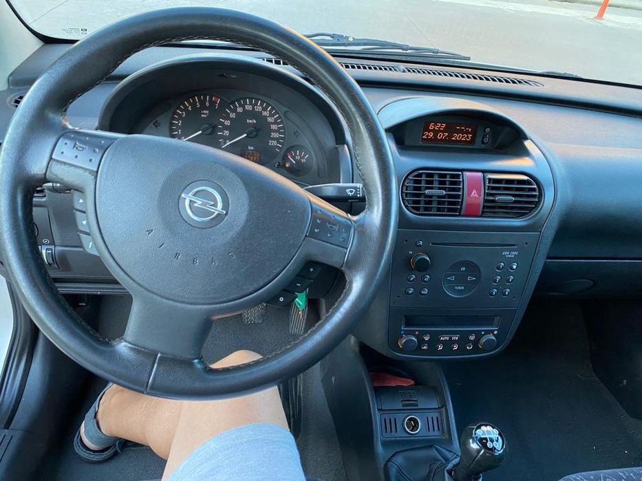 Opel CORSA _c1200