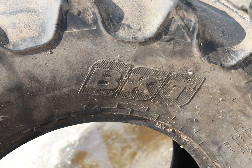 Cauciucuri 600/70R30 BKT Radiale SH pentru Combina Livrare Rapida