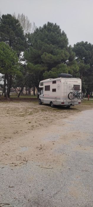 Кемпер под наем за шест човека от 75 евро за ден