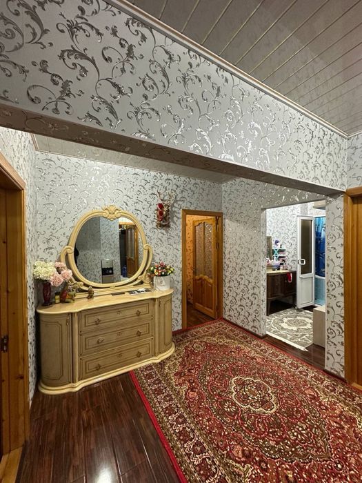 Продается 4 ком. Квартира площадью 100 кв.м. В Вокзале